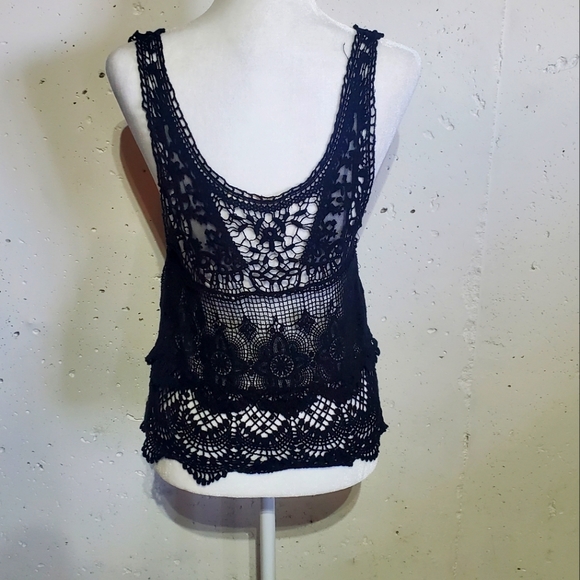 Machine lace tank - Picture 2 of 3